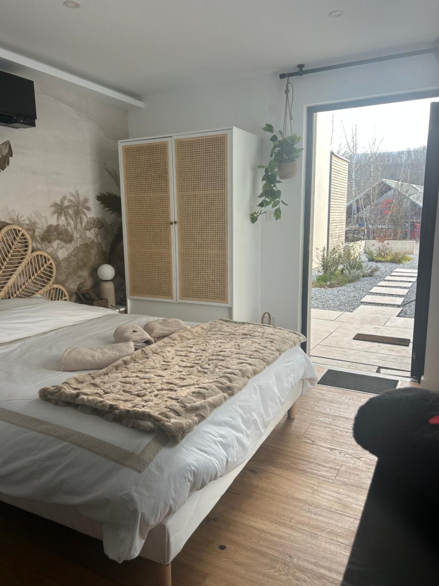 Studio Prestige Avec Terrasse Le Chene Dore Au Coeur Du Centre Touristique Cite Des Loisirs 200 M Du Galaxie,Face Au Snowworld Parking Gratuit Privatif Amnéville Dış mekan fotoğraf